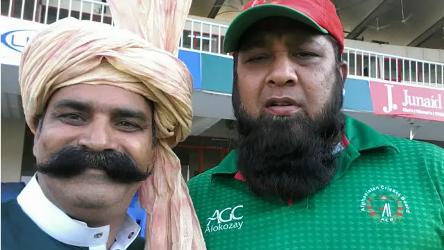 زمان خان چونکہ ٹی 20 میچ کے دوران مشہور ہوئے لہٰذا سب انھیں چاچا ٹی 20 کے نام سے پکارتے ہیں