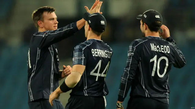 افغانستان نے سکاٹ لینڈ کو جیتنے کے لیے 171 رنز کا ہدف دیا۔ 