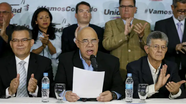 په ونزویلا کې مخالف ایتلاف دوې ورځې وړاندې د نیکولاس مادورو د لیرې کېدو لپاره یو لړ پروګرامونه پیل کړل.