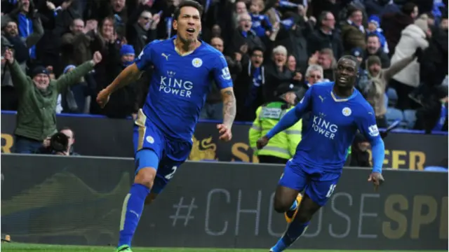 گل اُیوآ (چپ) در لحظات آخر بازی باعث زمین‌لرزه خفیفی شد