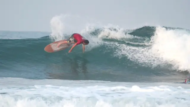 Surfer en Montañita