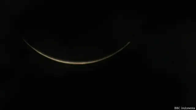Sekitar pukul 07.27 WIB, gerhana matahari total terjadi di Belitung.