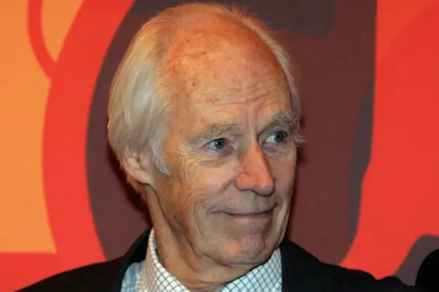 Sir George Martin, vẫn được gọi là "thành viên thứ năm" của ban The Beatles.
