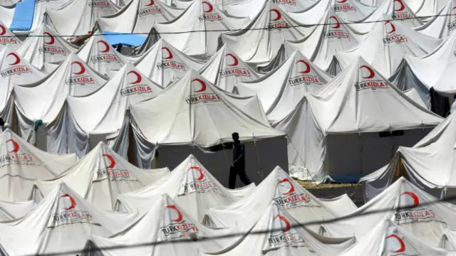 Türkiye mülteci krizi için bugüne kadar yaklaşık 9 milyar dolar harcadığını söylüyor ve AB'den Suriyeli mülteciler için daha fazla kaynak talep ediyor.