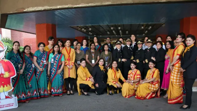 ایئر انڈیا کی اس پرواز کا سارا عملہ خوتین پر مشتمل تھا جس میں ہوائی اڈے پر عملہ بھی شامل تھا