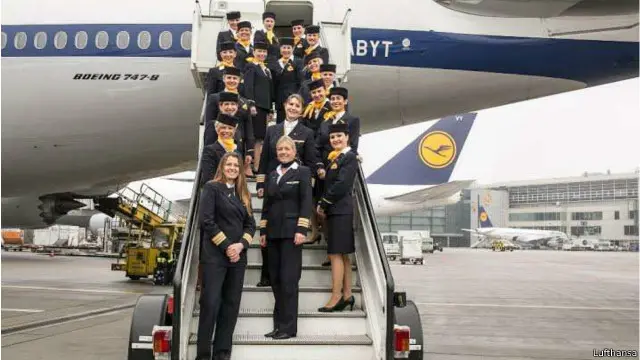 خواتین کے عملے پر مشتمل لفتھانسا کی پرواز 