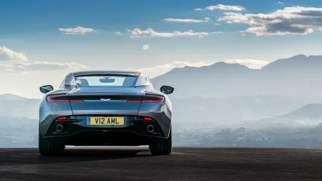 Aston Martin DB11