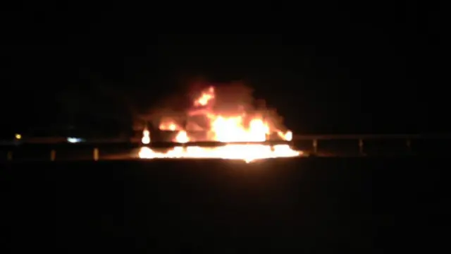 Горящая машина