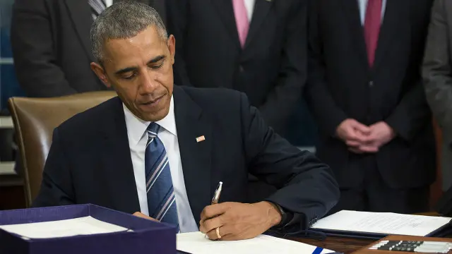 امریکی صدر براک اوباما نے صدارتی حکم نامے پر دستخط کے ذریعے نئی پابندیوں کا اطلاق کیا ہے