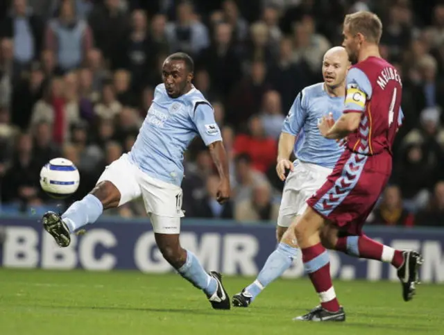 每当瓦塞尔（左）与他的前东家阿斯顿维拉队比赛时，都表现神勇，高水平发挥 (图片来源：Getty)