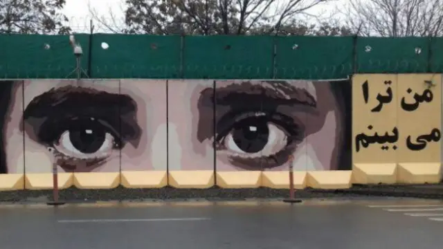 این نقاشی در دیوار امنیتی ملی چند روز بعد پاک شد و دوباره نقاشی شد