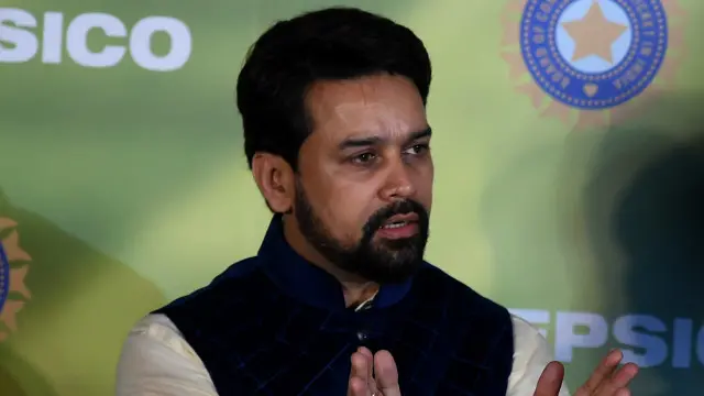 انوراگ ٹھاکر نے شاہد آفریدی کو سیاسی بیان بازی سے دور رہنے کے لیے کہا ہے