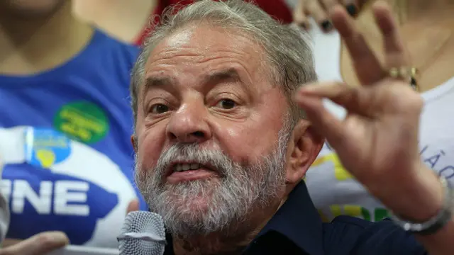 La fiscalía de Sao Paulo presentó cargos contra Lula por lavado de dinero el miércoles y pidió su prisión preventiva el jueves.