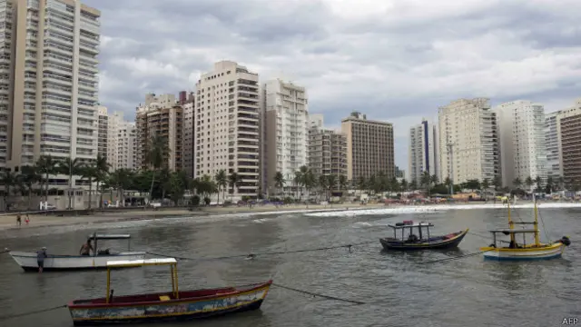 ගුවාරුජා නුවර සුඛෝපභෝගී තට්ටු නිවාසයක හිමිකාරත්වය සැඟවූ බවට හිටපු ජනාධිපතිවරයාට චෝදනා