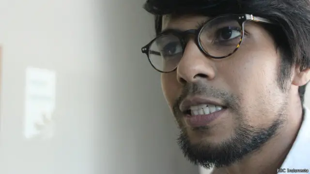 Pemusik asal Surabaya dan pengelola situs Arabische Kamp, Adil Albatati, mengatakan, sebagian besar lagu-lagu Mashabi dipenuhi lirik bertema cinta. 