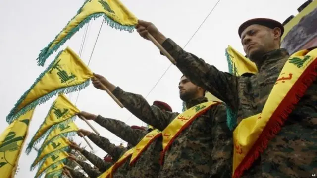 سعودي عربستان پر ایران تور پورې کوي، چې حزب الله ته وسلې او پیسې ورکوي.
