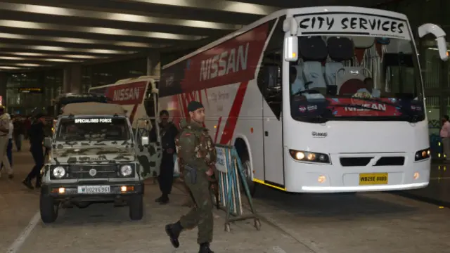 کولکتہ کے ہوائی اڈے پر حفاظتی انتظامات انتہائی سخت تھے