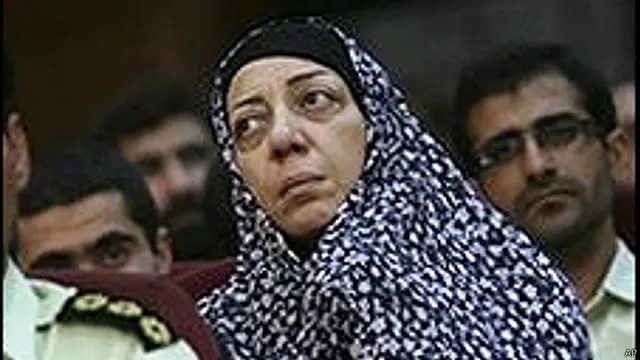 نازک افشار یک بار در جریان اعتراضات انتخاباتی سال ۱۳۸۸ بازداشت شده بود