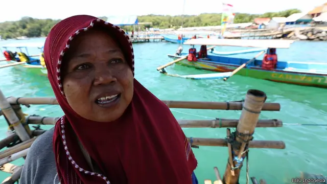 Poniah berpendapat nelayan asing pencuri ikan pantas dihukum.