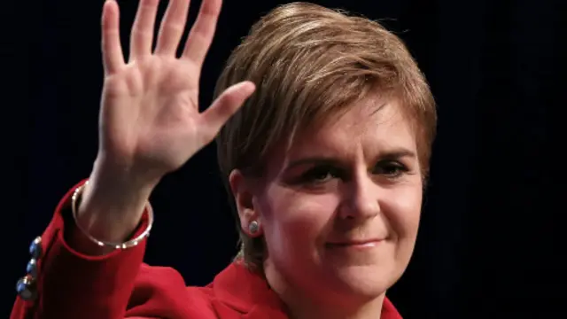 نیکولا استورجن، وزیر اول اسکاتلند گفته که اسکاتلند "رای محکم و صریحی" به ماندن در اتحادیه اروپا داده است