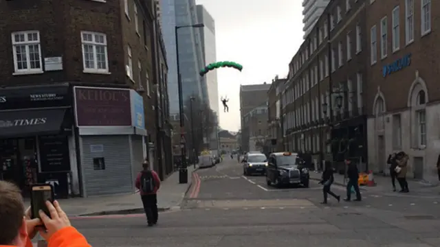 Прыжок с лондонского небоскреба Shard