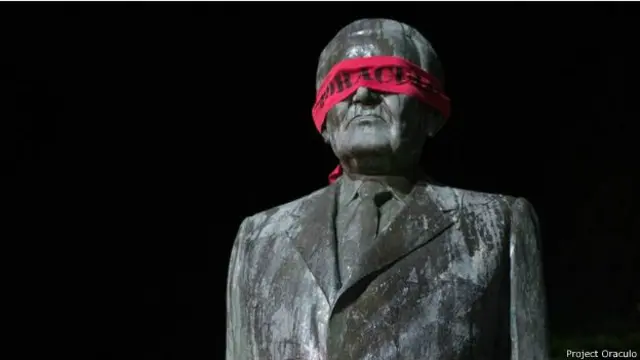 रियो में मूर्तियां