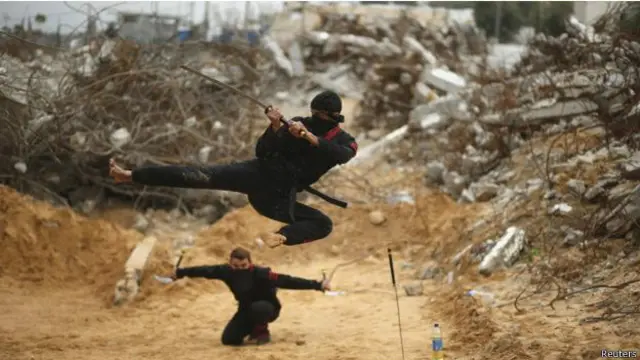 للنينجا عشاقها في جميع انحاء العالم، ومنها قطاع غزة