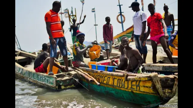 तोम्बो बंदरगाह, मछुआरे