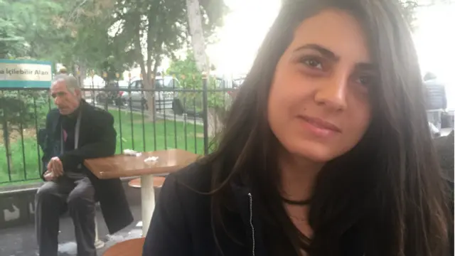 Damla Ağören, YGS sınavı için geldiği Ankara'da yaralanan, yoğun bakımdaki kuzenini bekliyor.