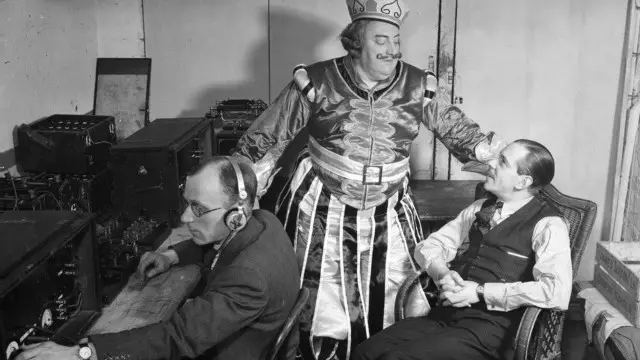 بث إذاعي لعرض مسرحي لدروري لين عن حكاية "جاك وشجرة الفاصولياء".