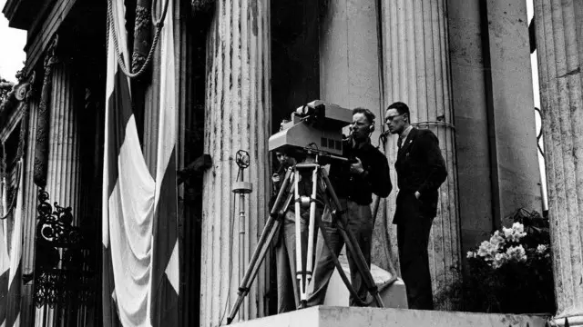 تنصيب الكاميرات في "هايد بارك كورنر"