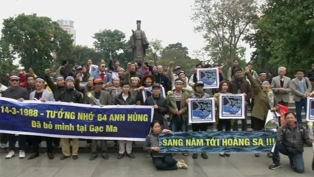 Biểu tình ở Hà Nội phản đối TQ