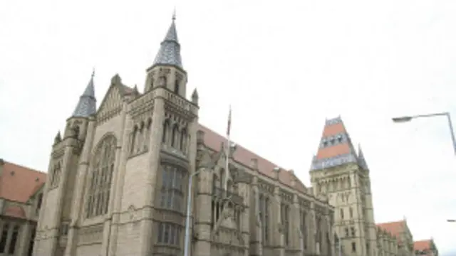 La universidad de Manchester dijo que otros docentes asumirán las funciones de Goddard.