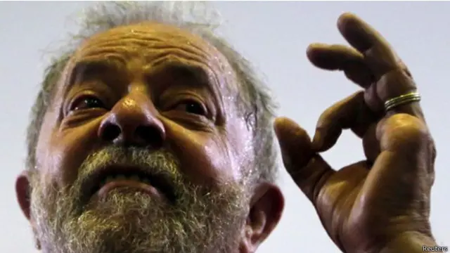 سيحظى الرئيس السابق ببعض الحصانة من الملاحقة القانونية كونه وزيرا في الحكومة