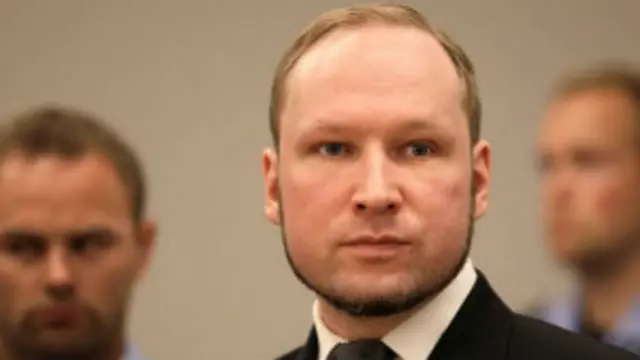 Andres Breivik é um dos 94 detentos na Noruega que são considerados perigosos demais para voltarem à sociedade após a pena máxima de 21 anos