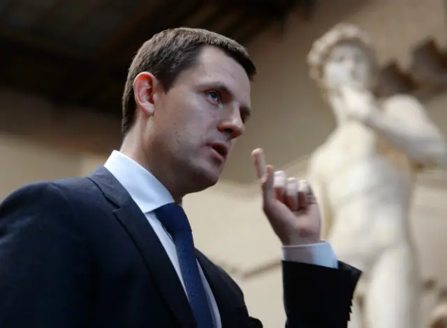 Необходимо использовать возможность сотрудничества с инвестором, иначе территория будет простаивать, считает главный архитектор Москвы Сергей Кузнецов. 