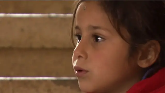 5 yaşındaki Ruya Suriye'ye dönerek evde unuttuğu bebeğini bulmak istiyor. 