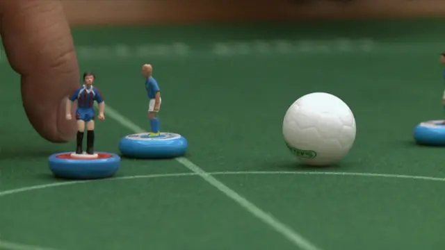 Bryers y Blake también presenciaron el mundial del popular juego del subbuteo en Singapur.