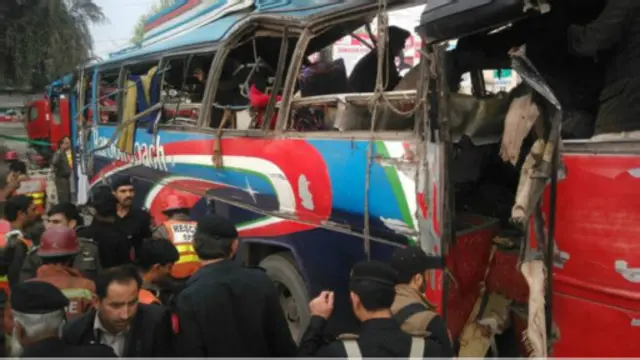 බෝම්බ පිපිරීම සිදුවී ඇත්තේ පකිස්තාන හමුදා විසින් තාලිබාන් කැරලිකරුවන්ට එරෙහිව මෙහෙයුම් සිදු කරන ප්‍රදේශයක 