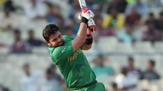 کولکتہ کے ایڈن گارڈنز میں کھیلا جانے والا یہ میچ مقامی وقت کے مطابق دوپہر تین بجے شروع ہوا۔