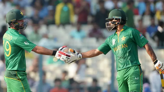 شہزاد اور حفیظ نے بنگلہ دیش کے خلاف کرکٹ کے سب سے چھوٹے فارمیٹ میں پاکستان کا سب سے بڑا سکور کرنے میں مدد دی 