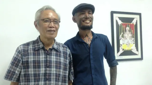 Hersri Setiawan (kiri), salah satu tapol yang menjadi tokoh utama dalam film, dan Rahung Nasution, sutradara film Pulau Buru Tanah Air Beta.