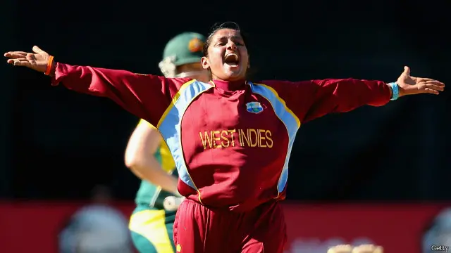 ویسٹ انڈیز کی بولر انیسا محمد نے تین پاکستانی کھلاڑیوں کو آؤٹ کیا