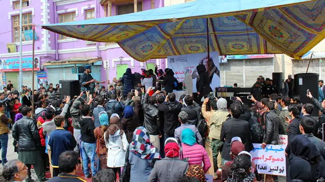 څو ورځې مخکې سترې محکمې په دې تړاو خپلې نوې پرېکړې کې د فرخندې دوسیه تړلې وه. د دې حکم پر بنسټ د ۱۳ تورنو سزاوي کمي شوي دی او هیڅ څوک هم د اعدام په سزا نه دی محکوم شوي.