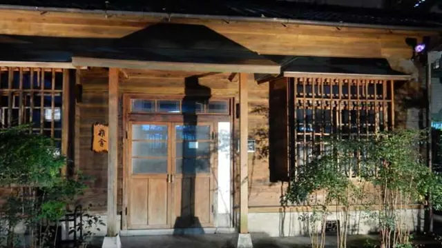 许多随着国民政府到台湾的知名文人,被当局安顿在接收来的日本官舍,图为梁实秋的故居。