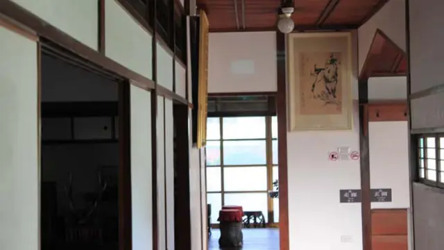 日本式老屋的内貌,入门有玄关供人换鞋之用,图为孙立人将军纪念馆