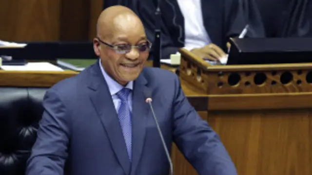 Jacob Zuma répond au Parlement sud-africain