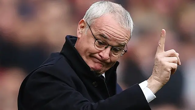 Claudio Ranieri mengantarkan Leicester City ke puncak klasemen sementara Liga Primer musim ini.