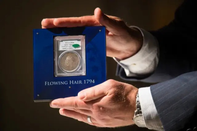 Серебряный доллар 1794 года