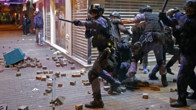 “本民前”于年初一在社交媒体号召群众到场声援小贩，其后演变成旺角冲突